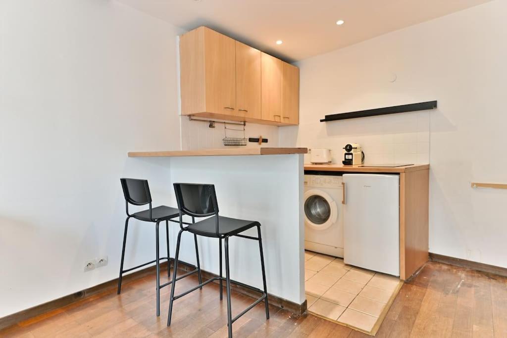 Appartement Paisible Et Central Rivoli Parigi Esterno foto