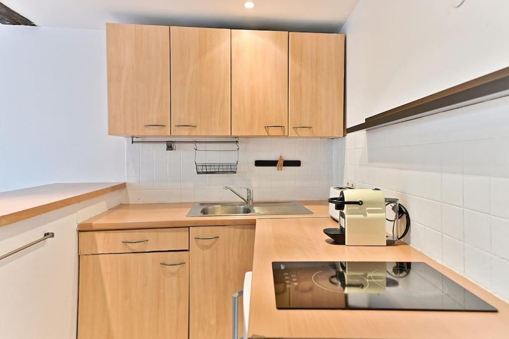Appartement Paisible Et Central Rivoli Parigi Esterno foto