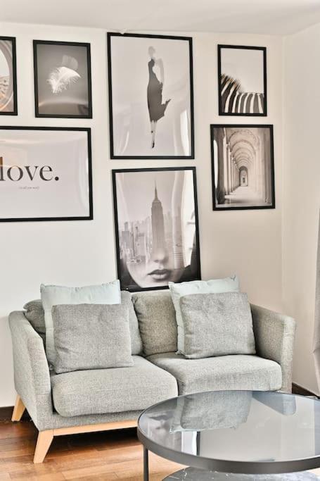 Appartement Paisible Et Central Rivoli Parigi Esterno foto