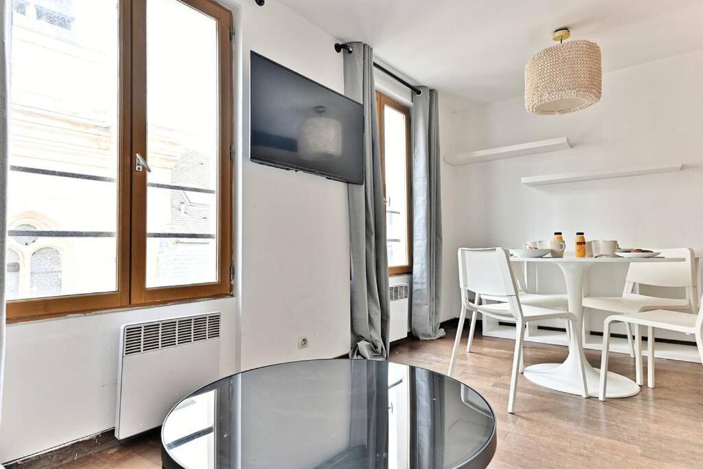 Appartement Paisible Et Central Rivoli Parigi Esterno foto