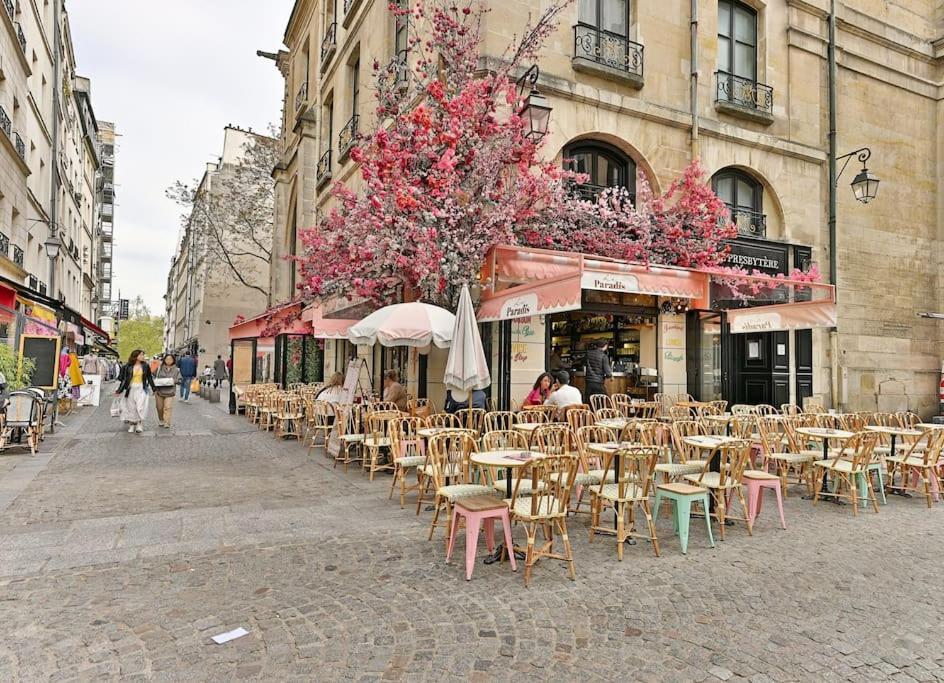 Appartement Paisible Et Central Rivoli Parigi Esterno foto